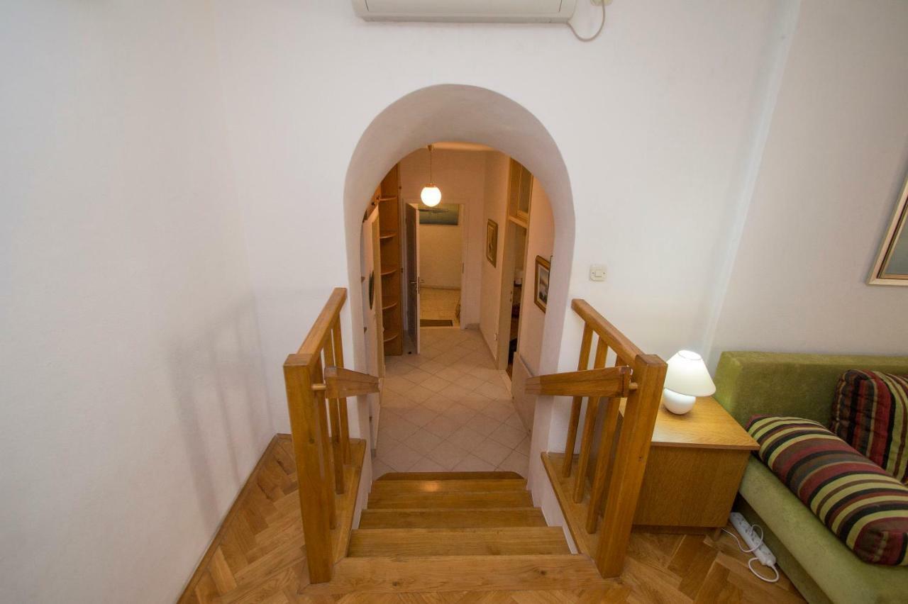 Sunny Town Apartment