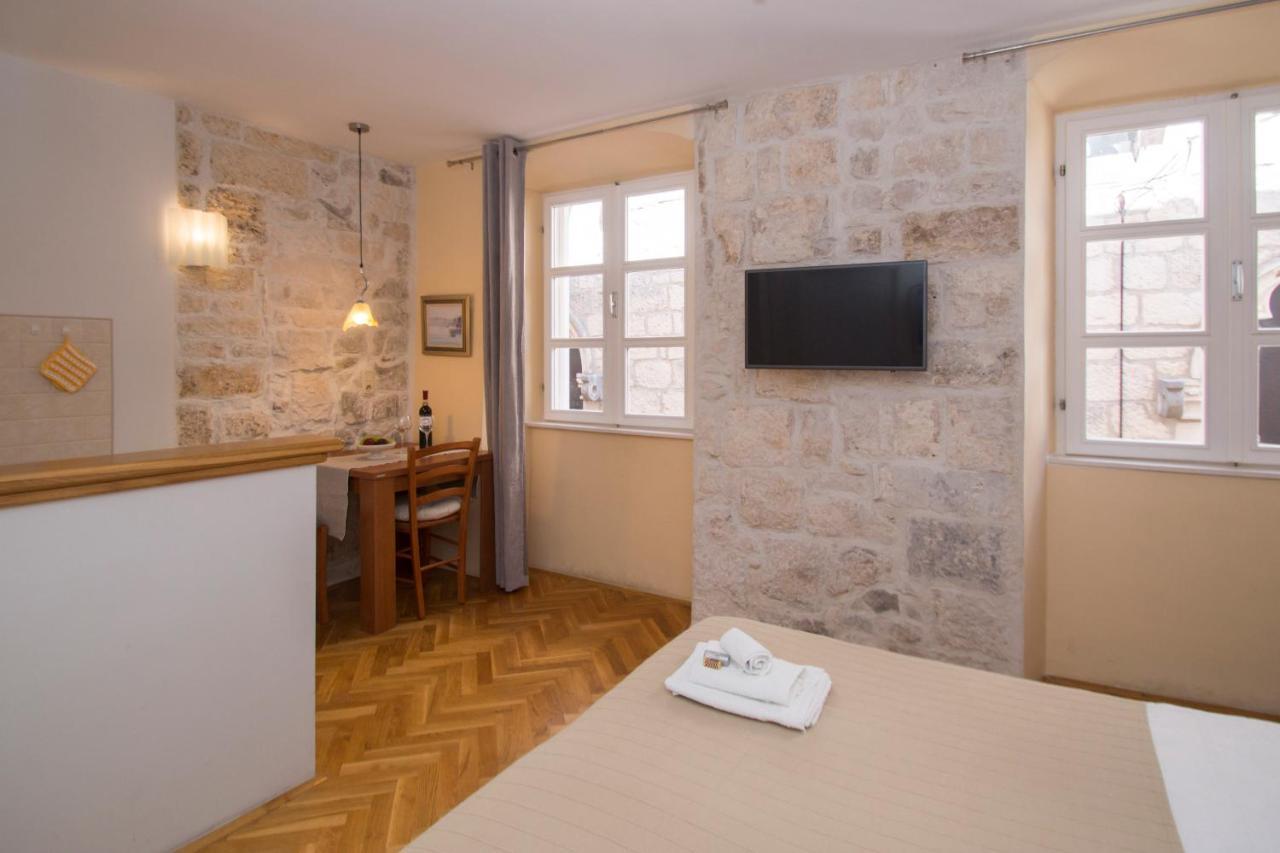 Sunny Town Apartment